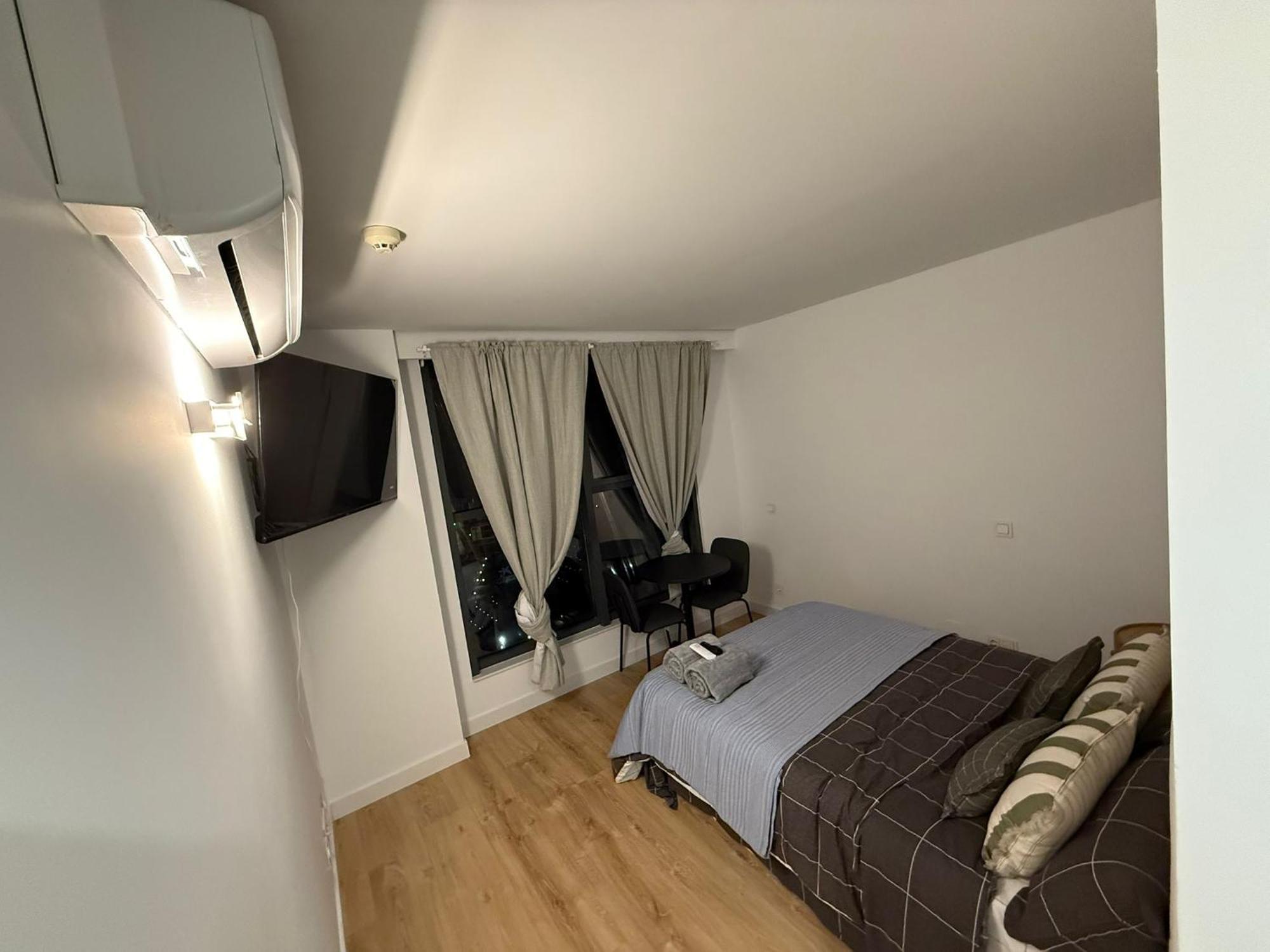 To Room Madrid Castellana Bagian luar foto