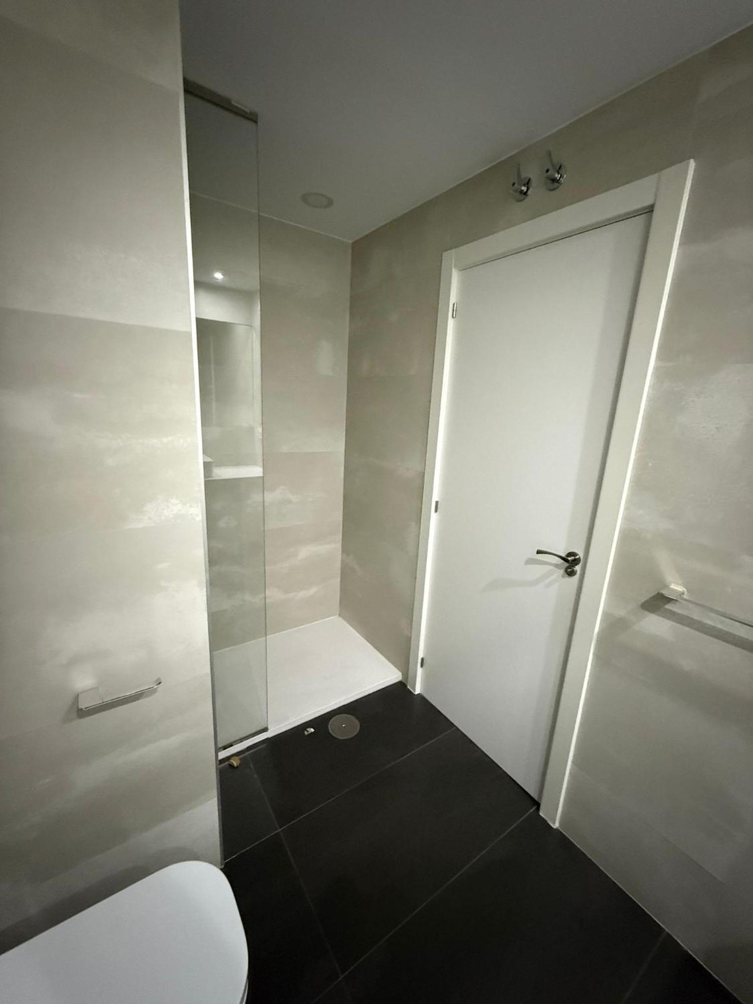 To Room Madrid Castellana Bagian luar foto