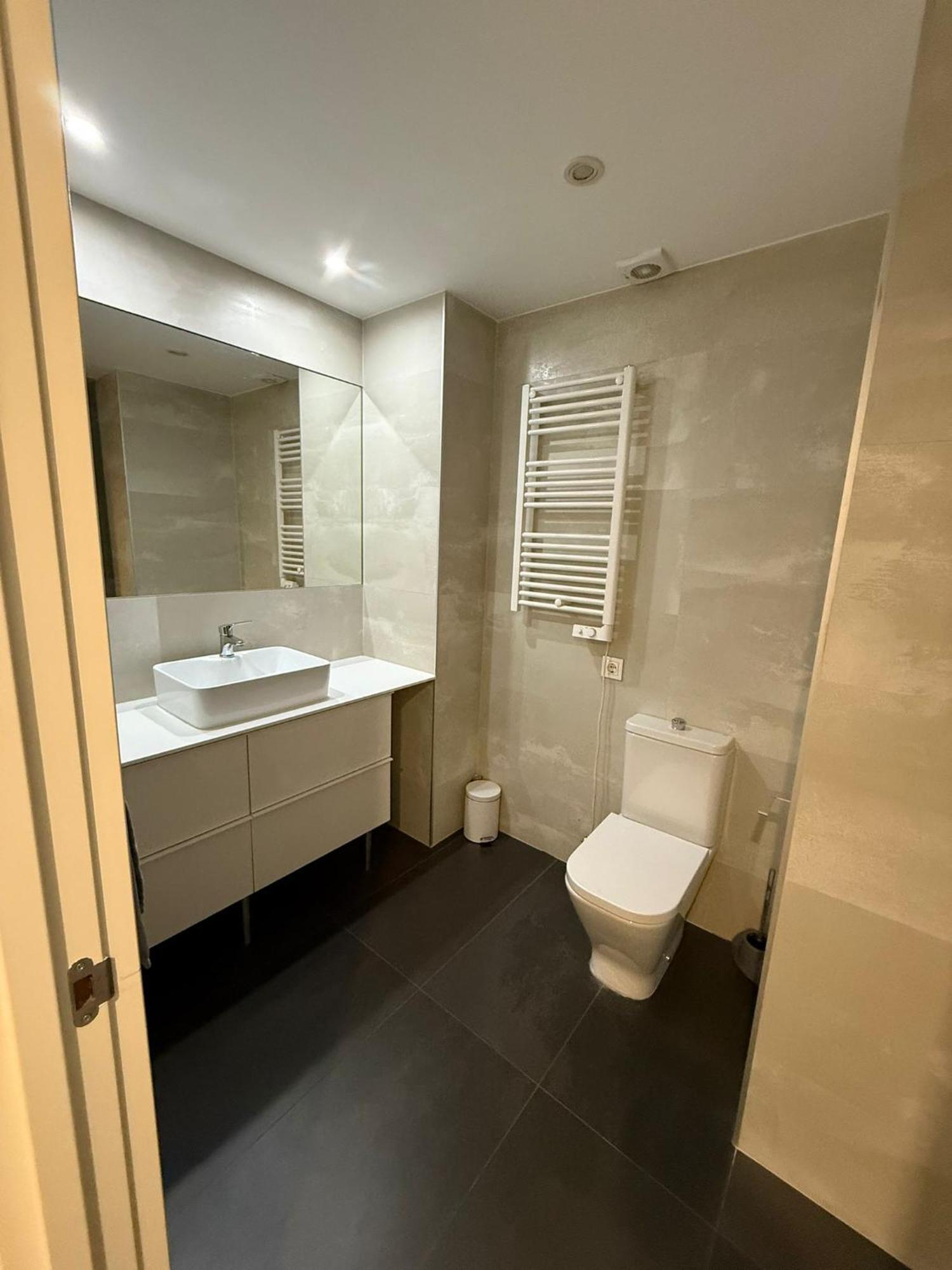 To Room Madrid Castellana Bagian luar foto