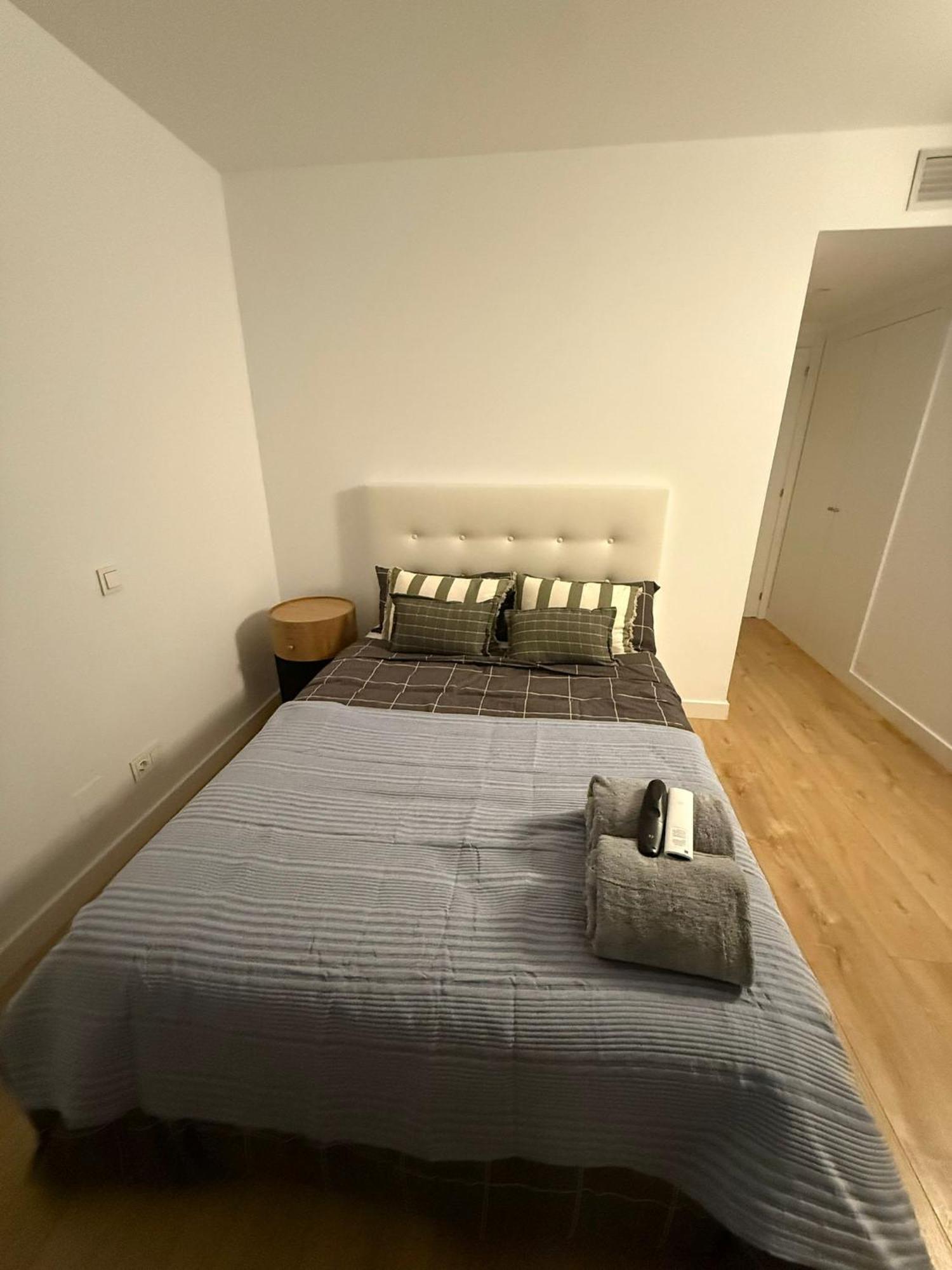 To Room Madrid Castellana Bagian luar foto