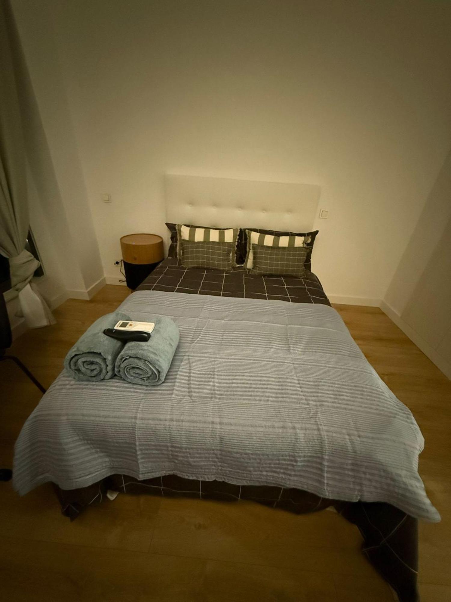 To Room Madrid Castellana Bagian luar foto