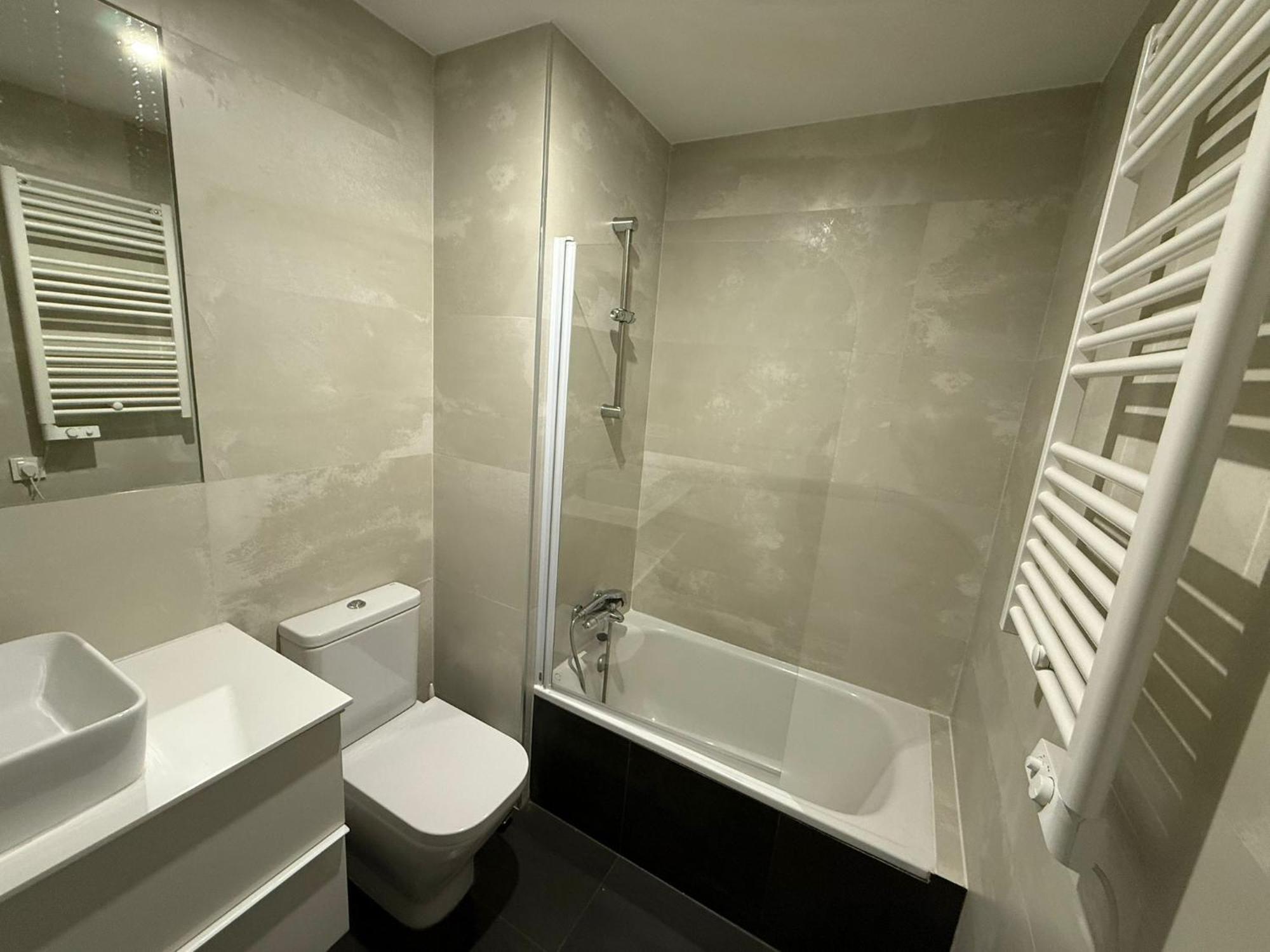 To Room Madrid Castellana Bagian luar foto