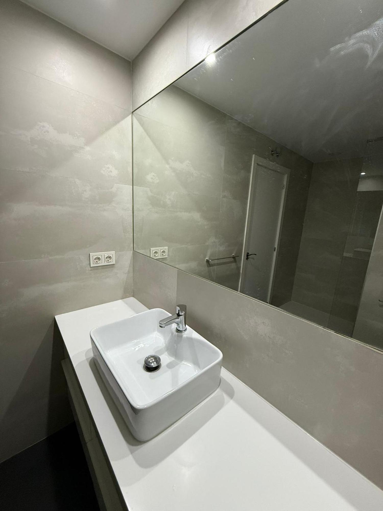 To Room Madrid Castellana Bagian luar foto