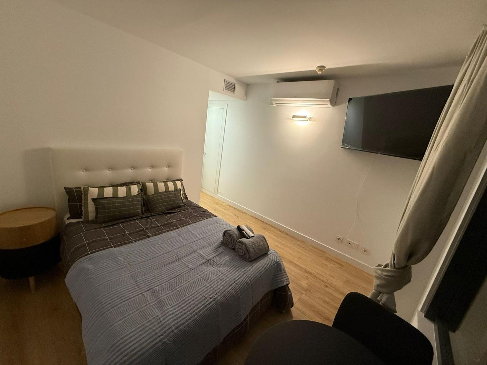 To Room Madrid Castellana Bagian luar foto